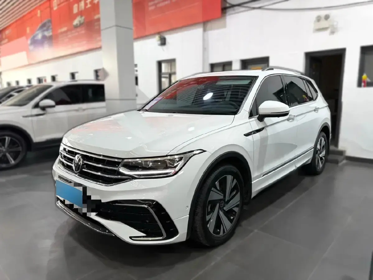 2023 Volkswagen Tiguan L 2.0T 186HP L4 7DCT