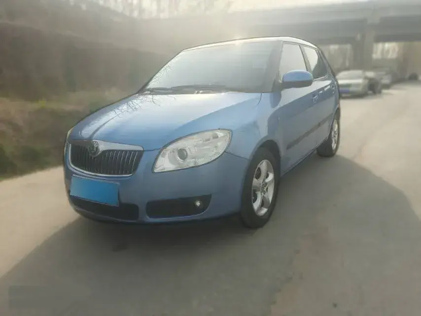 2009 Skoda Fabia 1.6L 105HP L4 6AT