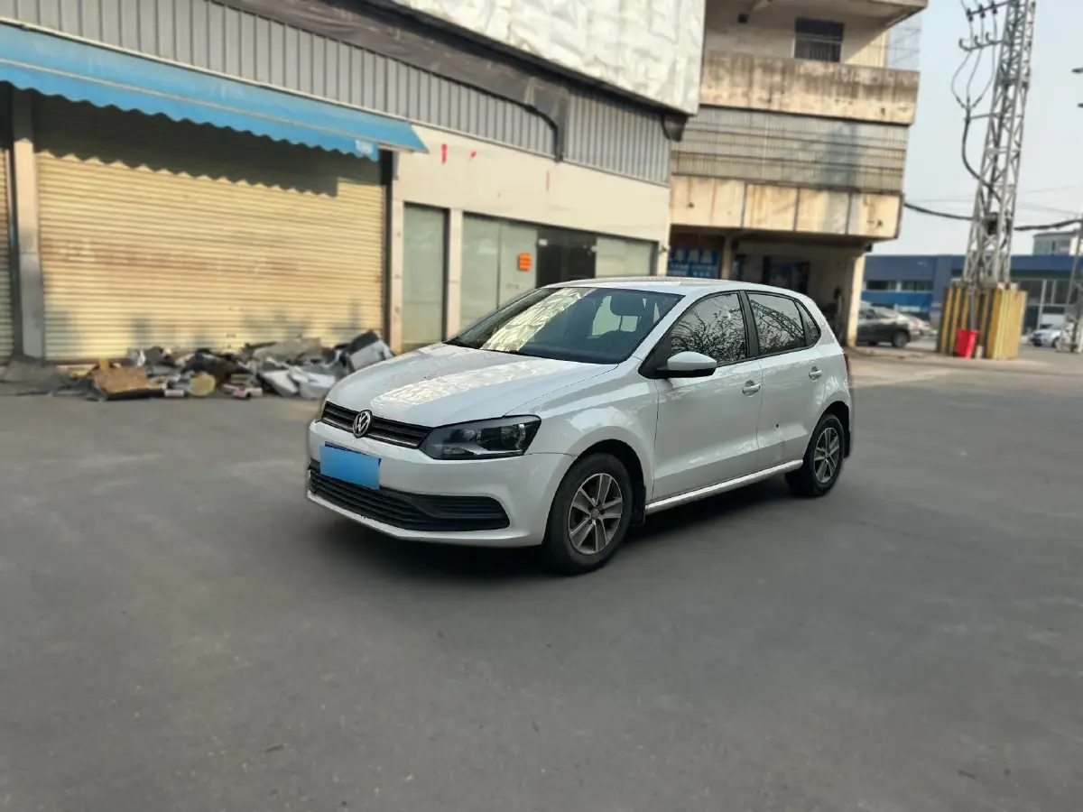 2016 Volkswagen Polo 1.4L 90HP L4 6AT