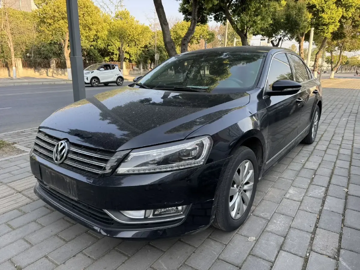 2015 Volkswagen Passat 1.4T 131HP L4 7DCT