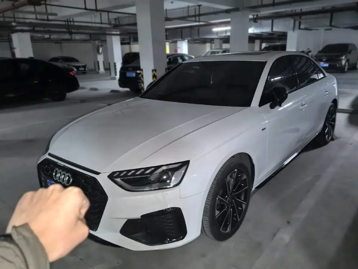 2023 Audi A4L 2.0T 190HP L4 7DCT