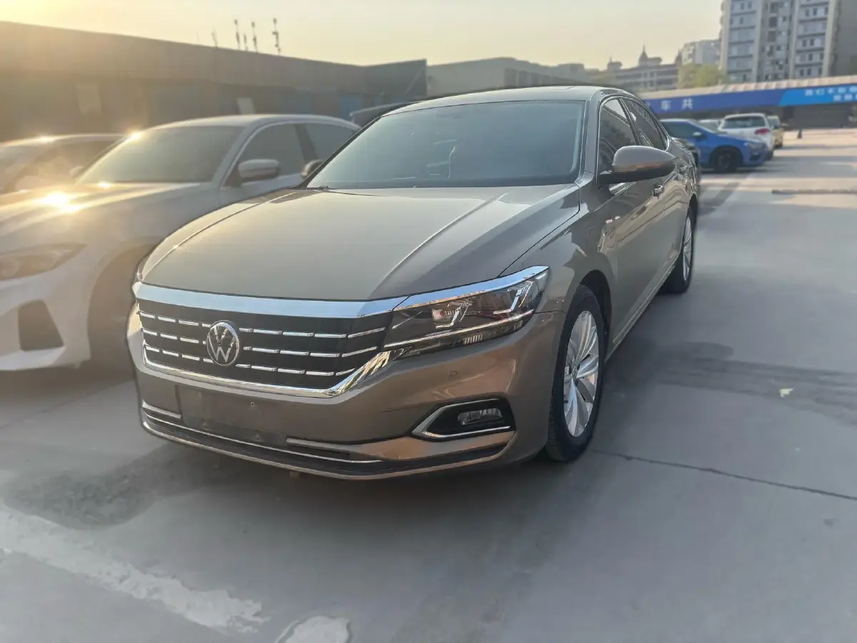 2020 Volkswagen Passat 2.0T 186HP L4 7DCT
