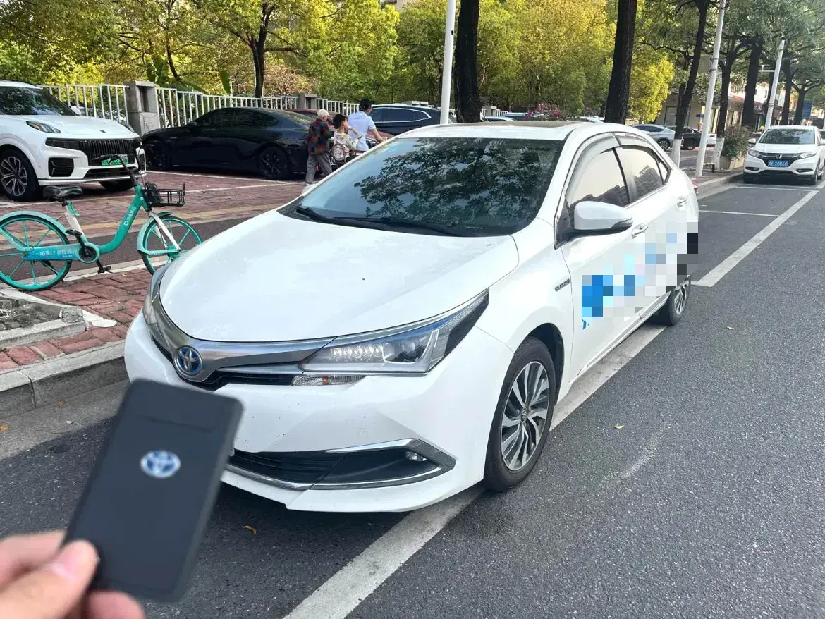 2018 Toyota Corolla 1.8L 99HP L4 E-CVT Hybrid