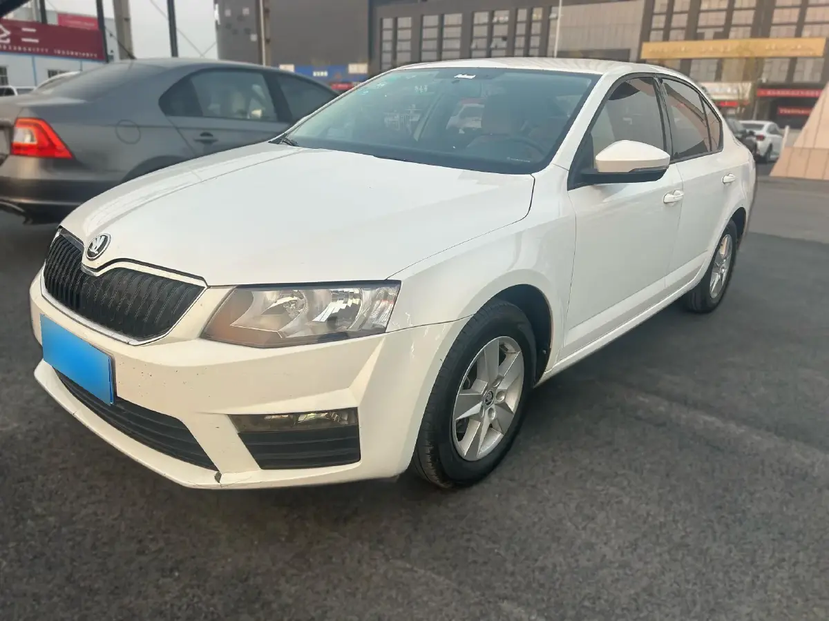 2017 Skoda Octavia 1.6L 110HP L4 5MT