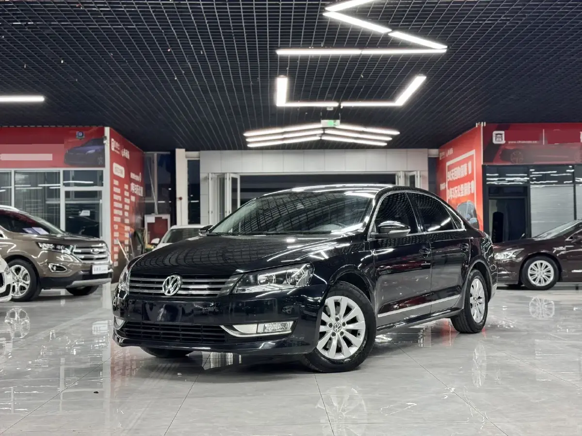 2014 Volkswagen Passat 1.4T 131HP L4 7DCT