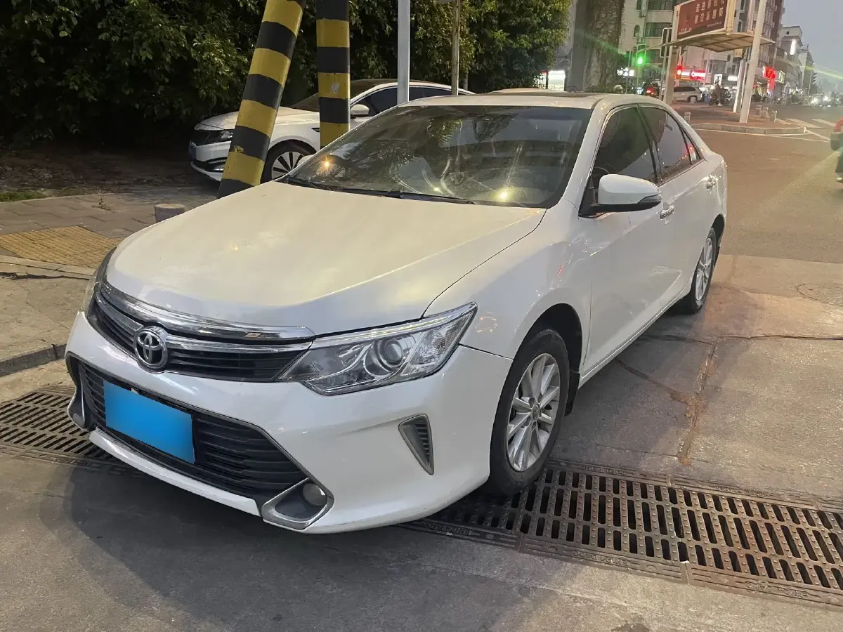 2016 Toyota Camry 2.0L 167HP L4 6AT