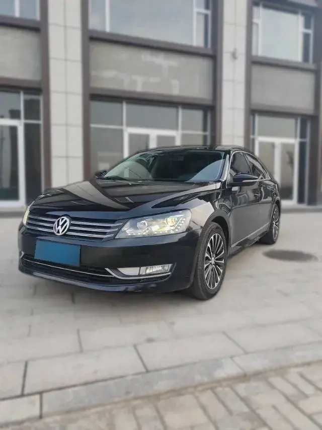 2014 Volkswagen Passat 1.8T 160HP L4 7DCT