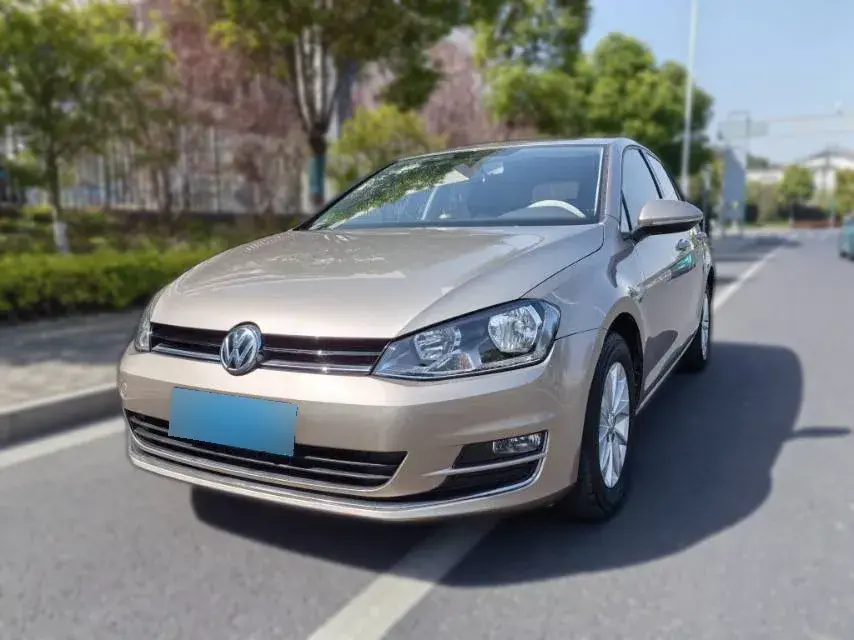 2011 Volkswagen Golf 1.6L 105HP L4 5MT