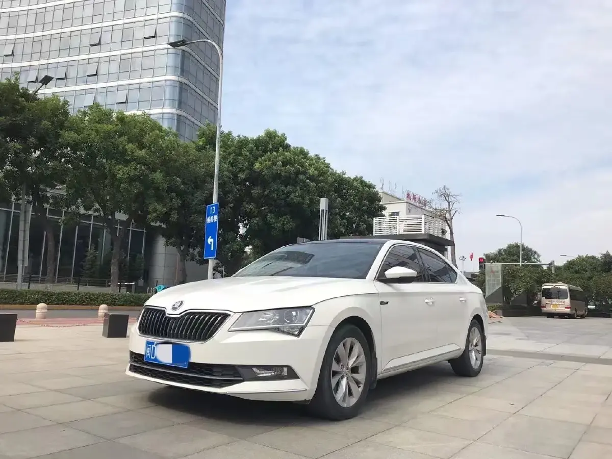 2018 Skoda Superb 1.4T 150HP L4 7DCT
