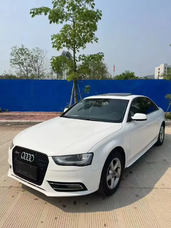 2010 Audi Q5 2.0T 211HP L4 7DCT