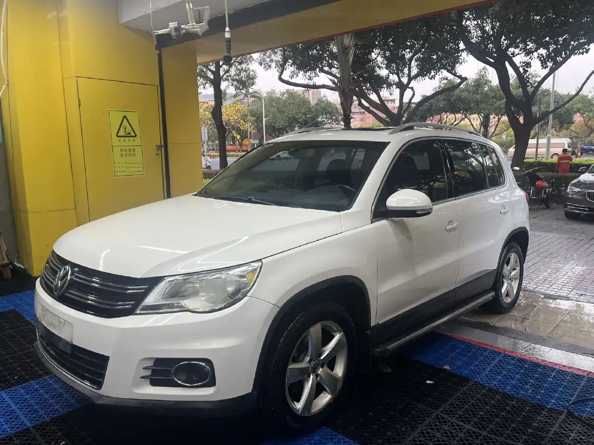 2010 Volkswagen Tiguan 1.8T 160HP L4 6AT