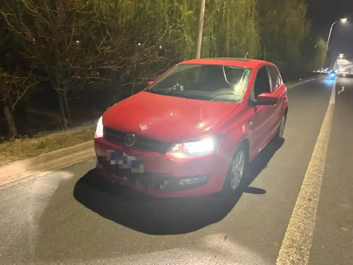 2011 Volkswagen Polo 1.4L 86HP L4 6AT