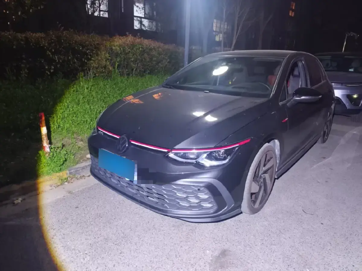 2023 Volkswagen GolfGTI 2.0T 220HP L4 7DCT