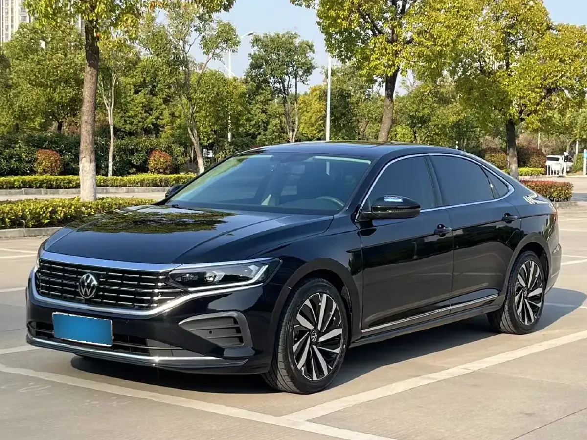 2024 Volkswagen Passat 2.0T 186HP L4 7DCT