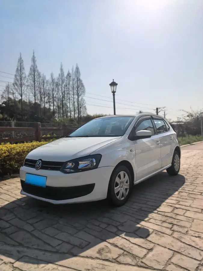2011 Volkswagen Polo 1.4L 86HP L4 5MT