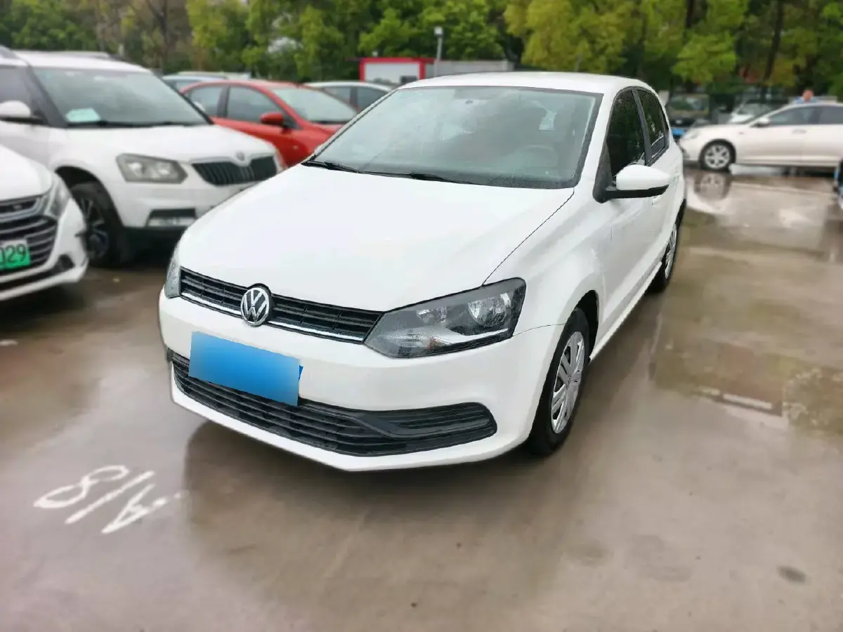2016 Volkswagen Polo 1.4L 90HP L4 6AT