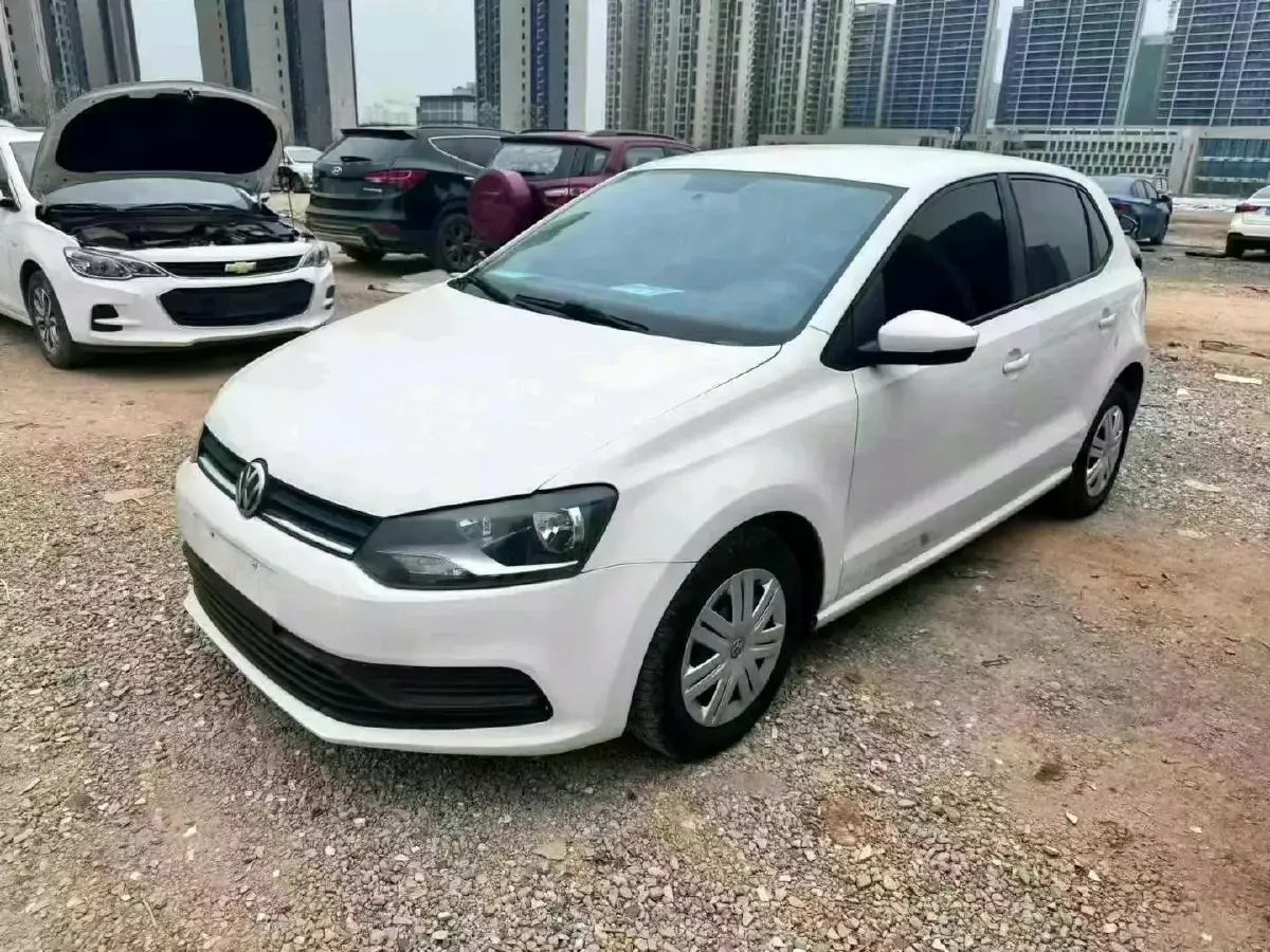 2016 Volkswagen Polo 1.4L 90HP L4 6AT