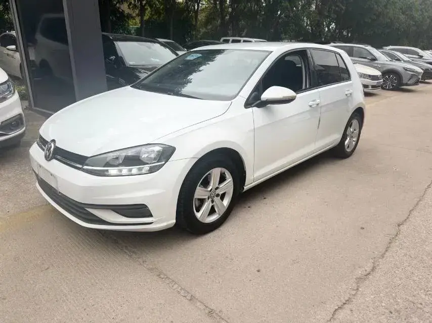 2011 Volkswagen Golf 1.6L 105HP L4 5MT