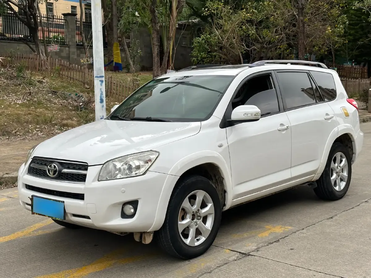 2010 Toyota RAV4 2.0L 150HP L4 4AT