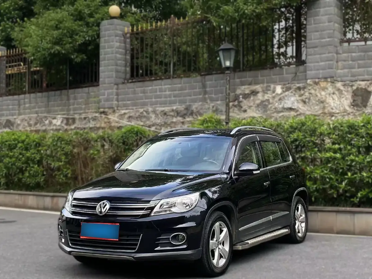 2012 Volkswagen Tiguan 1.8T 160HP L4 6AT