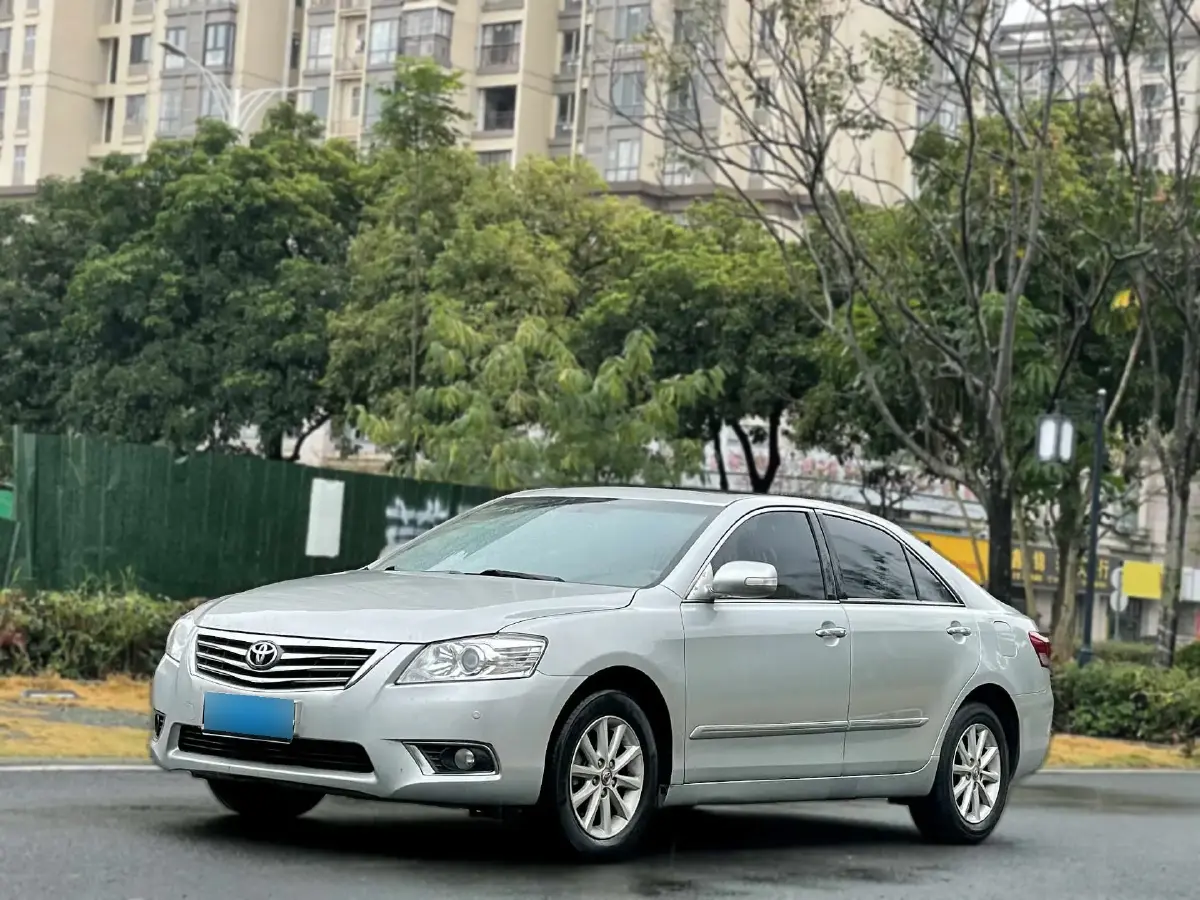 2011 Toyota Camry 2.0L 147HP L4 4AT