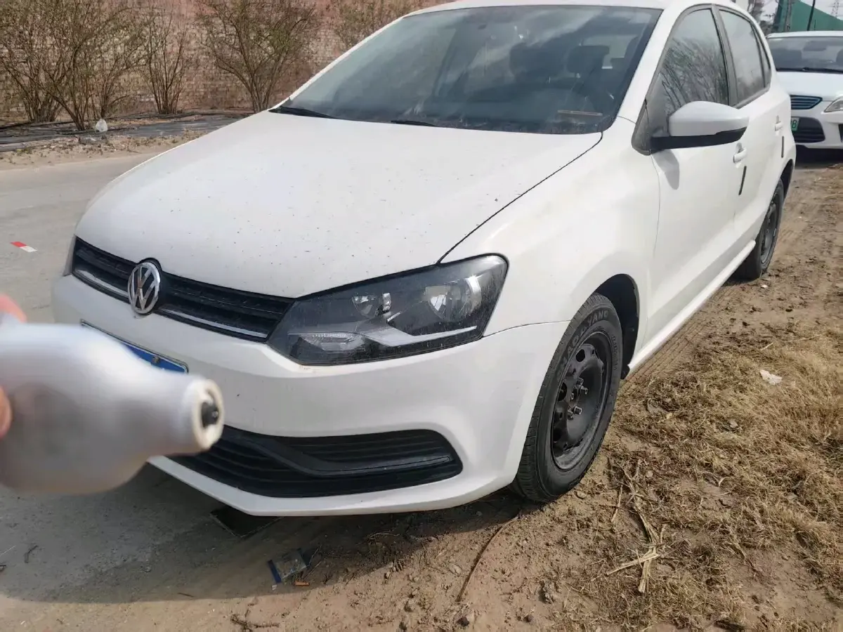 2016 Volkswagen Polo 1.4L 90HP L4 6AT