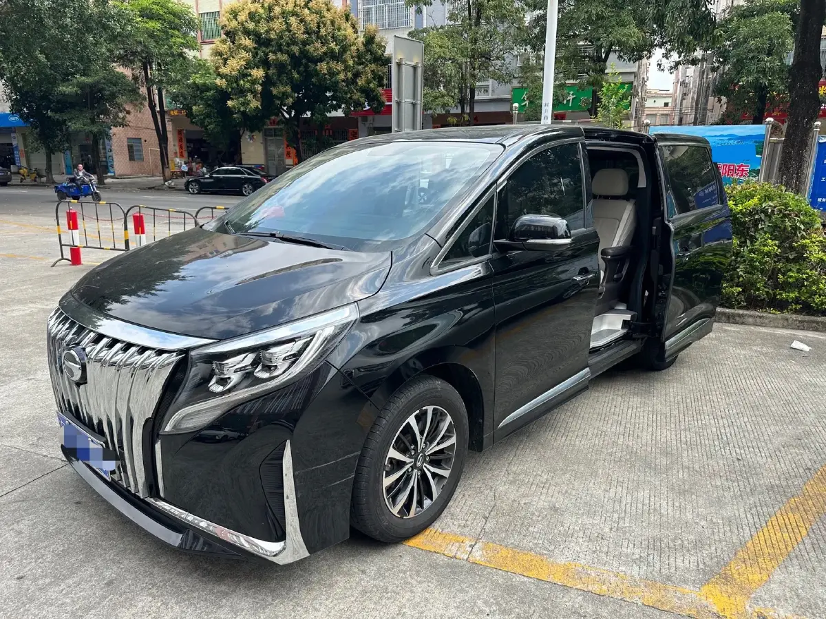 2021 GAC Trumpchi M8 2.0T 252HP L4 8AT