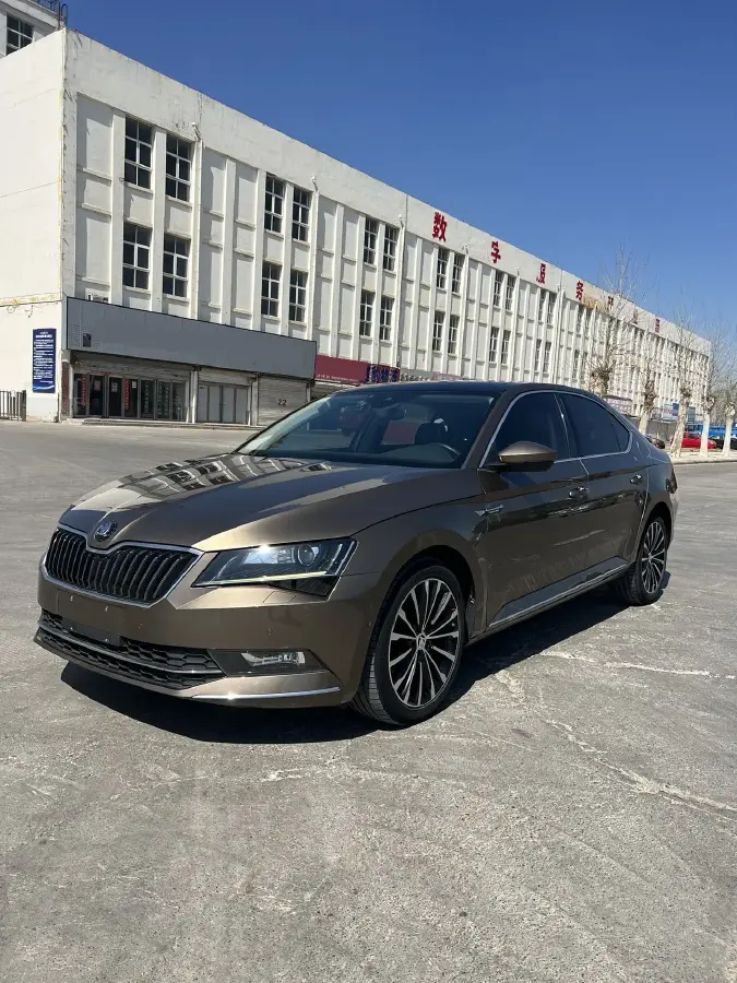 2016 Skoda Superb 1.8T 180HP L4 7DCT