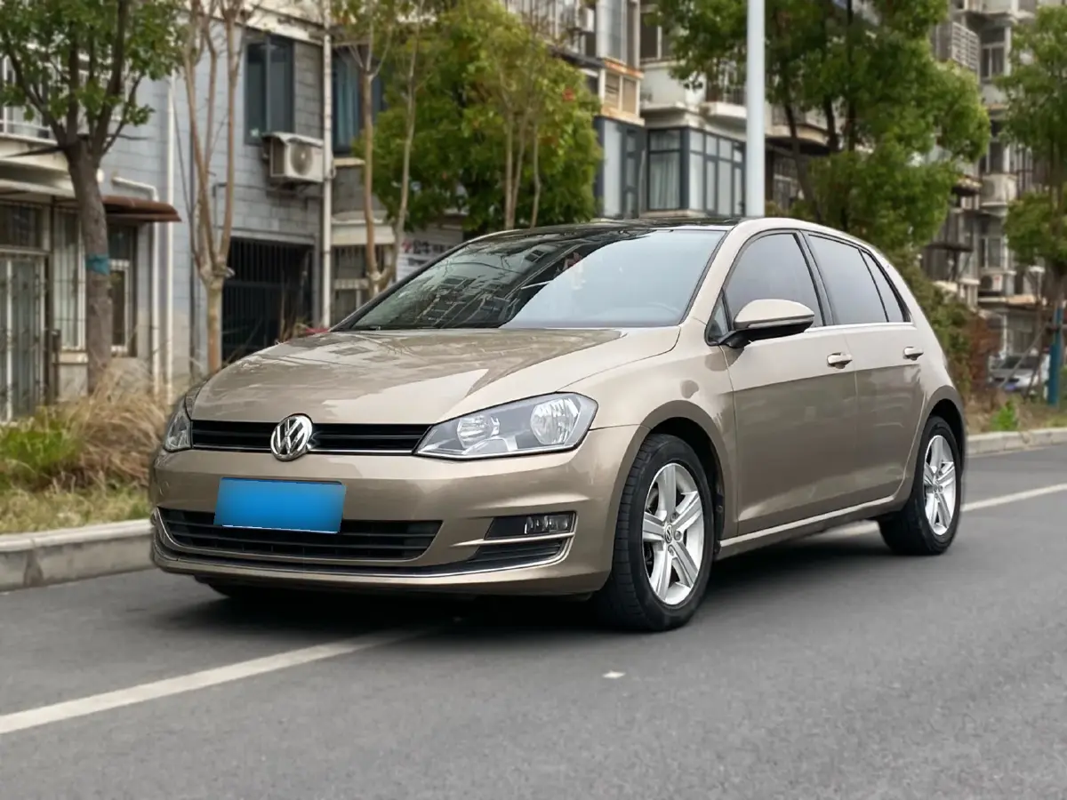 2012 Volkswagen Golf 1.6L 105HP L4 6AT