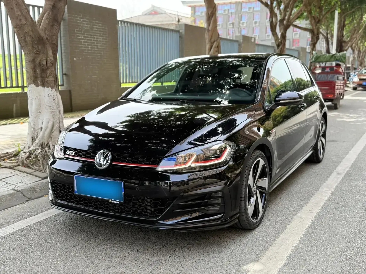 2019 Volkswagen GolfGTI 2.0T 220HP L4 7DCT