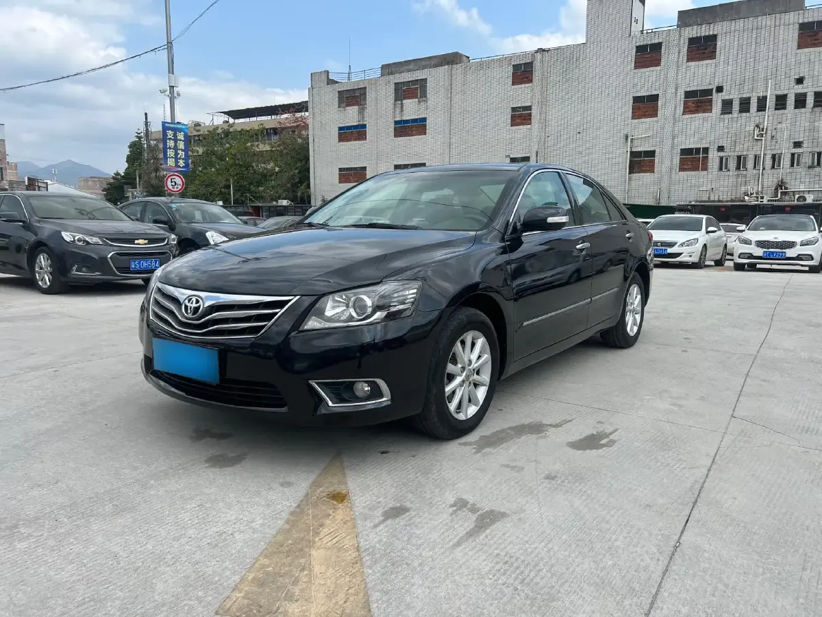2013 Toyota Camry 2.0L 147HP L4 4AT