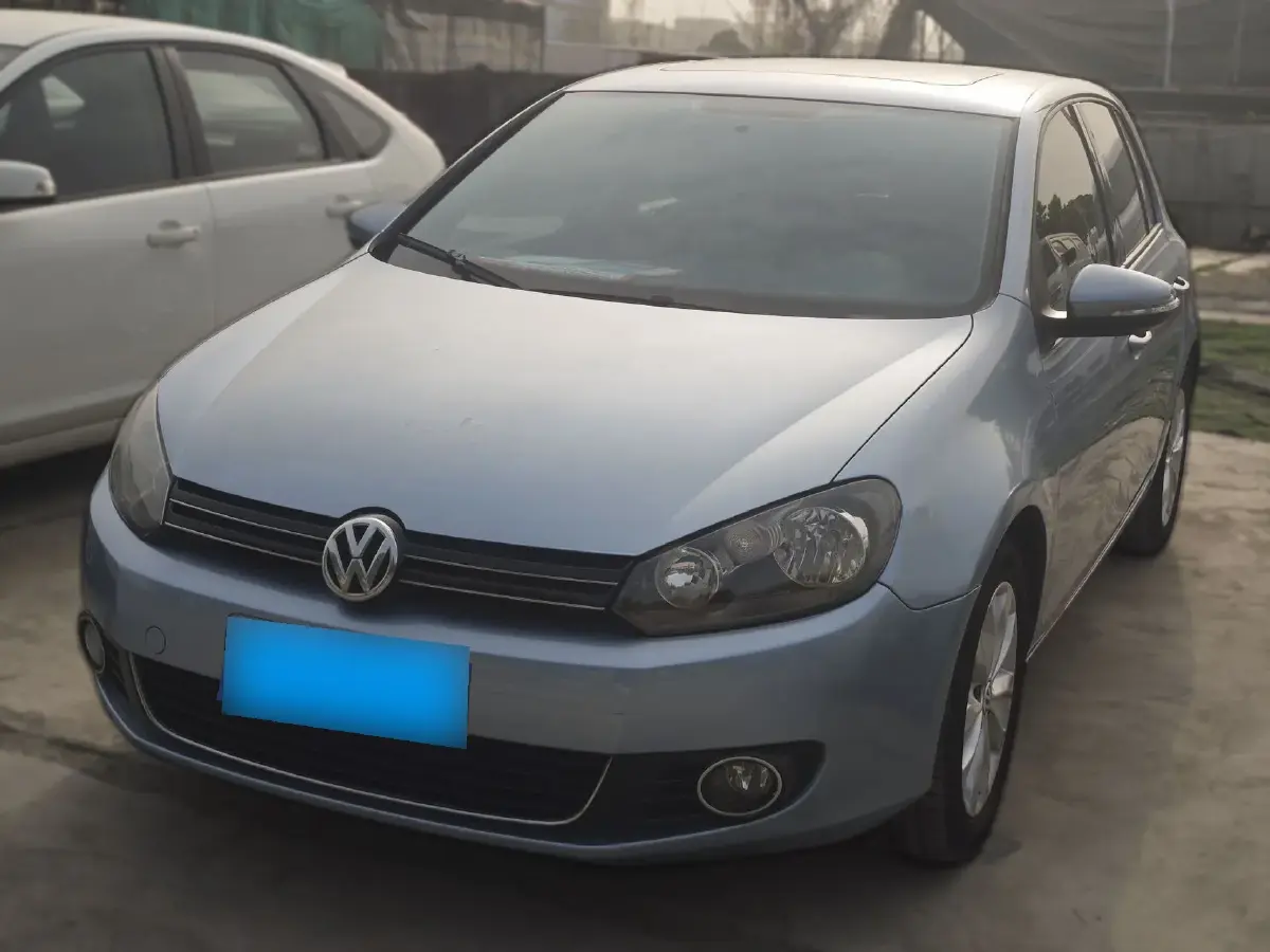 2012 Volkswagen Golf 1.6L 105HP L4 5MT