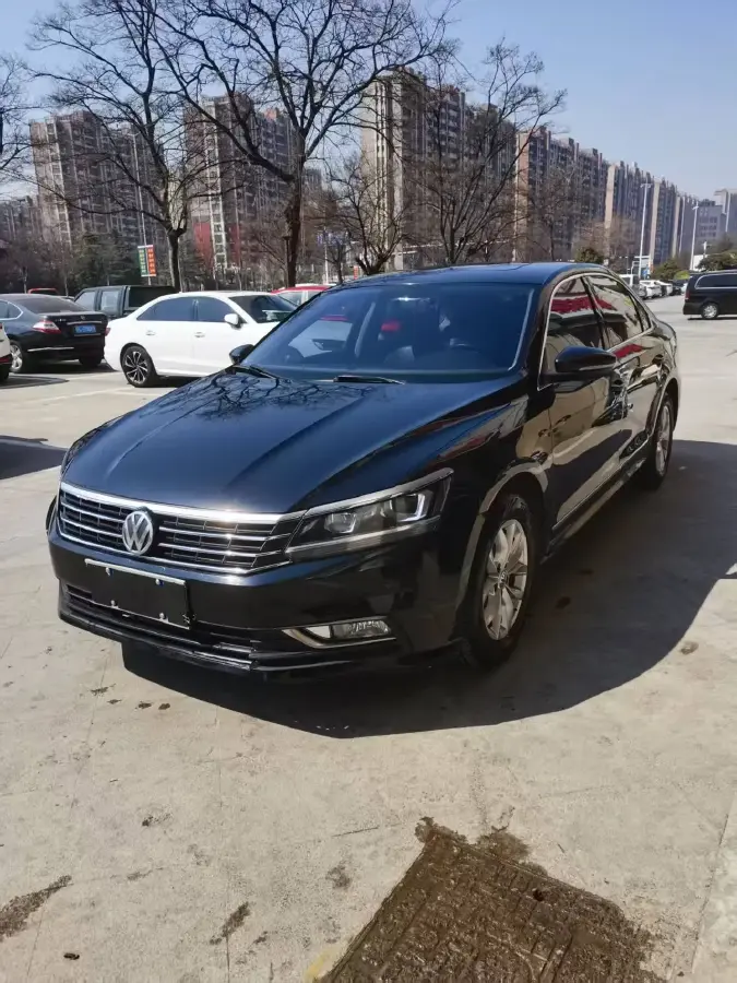 2015 Volkswagen Passat 1.8T 160HP L4 7DCT