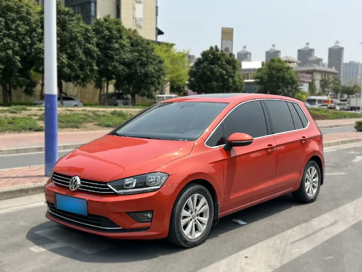 2016 Volkswagen Golf Sportsvan 1.4T 131HP L4 5MT