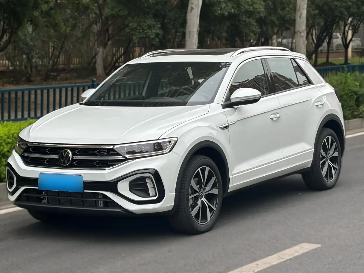 2025 Volkswagen T-Roc 1.5T 160HP L4 7DCT