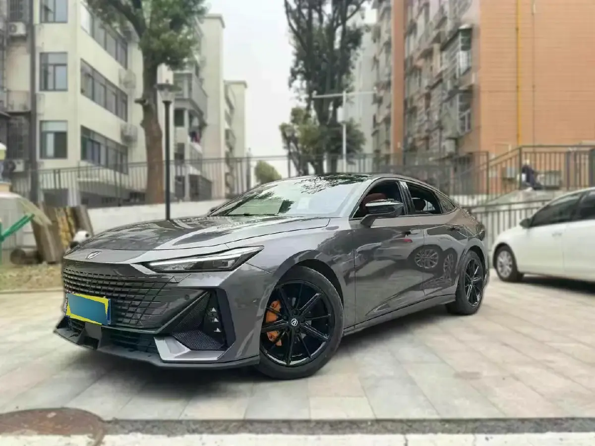 2022 ChangAn UNI-V 1.5T 188HP L4 7DCT