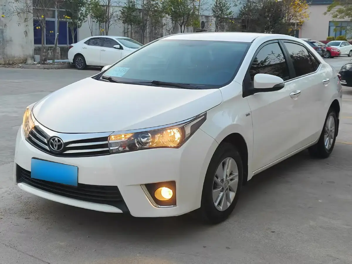 2014 Toyota Corolla 1.6L 122HP L4 CVT