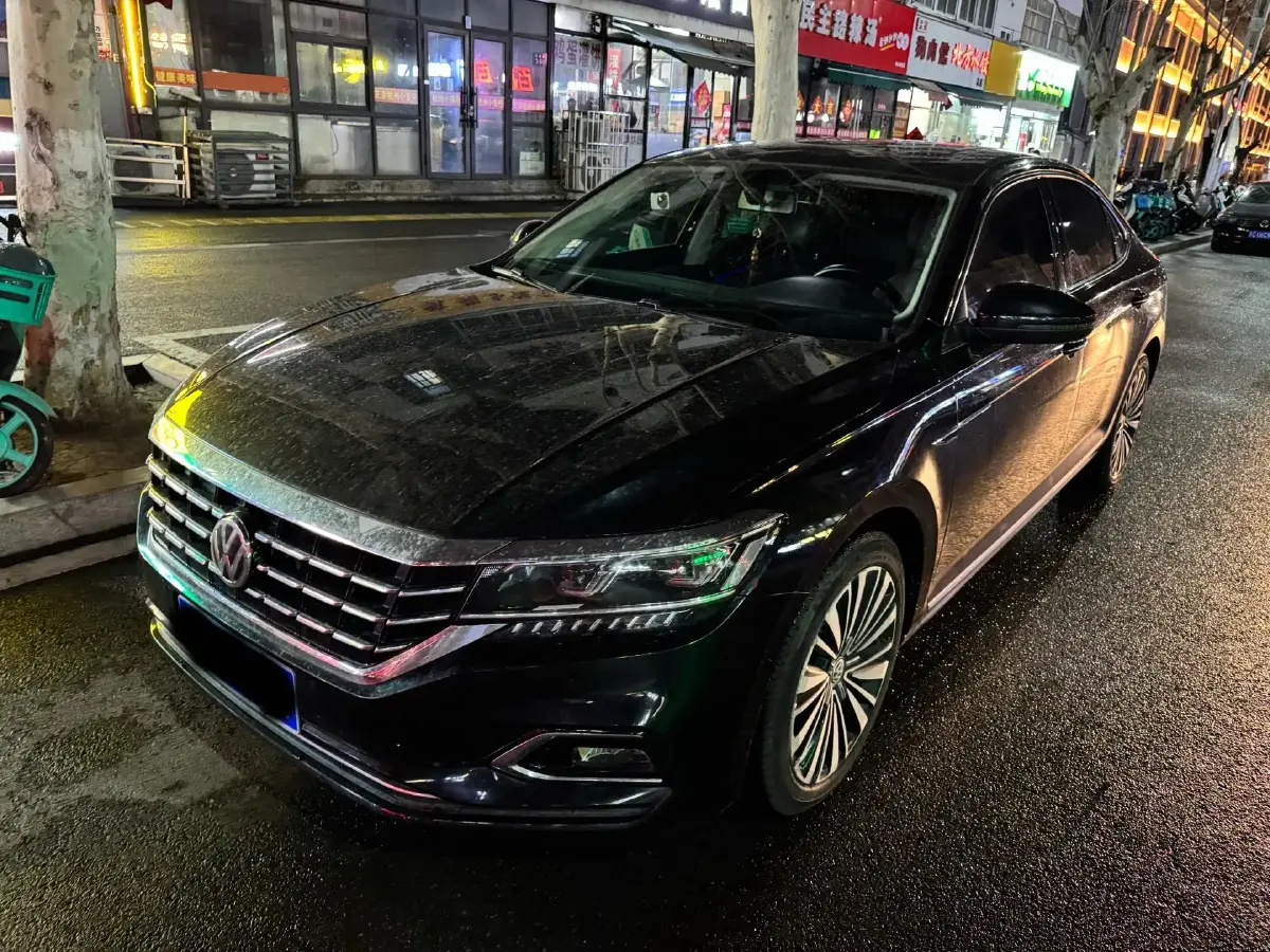 2019 Volkswagen Passat 2.0T 186HP L4 7DCT