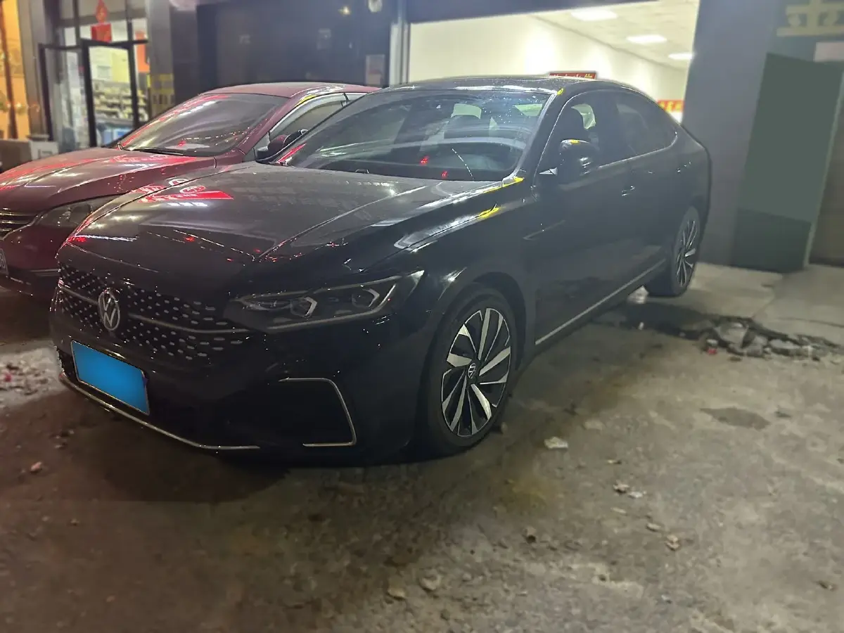 2022 Volkswagen Passat 2.0T 186HP L4 7DCT