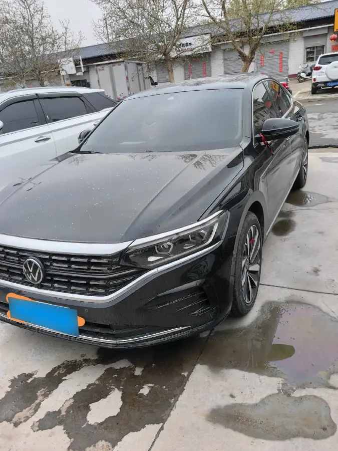 2024 Volkswagen Passat 2.0T 220HP L4 7DCT