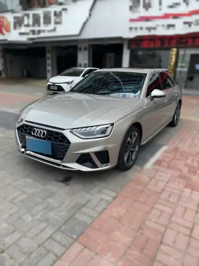 2022 Audi A4L 2.0T 190HP L4 7DCT