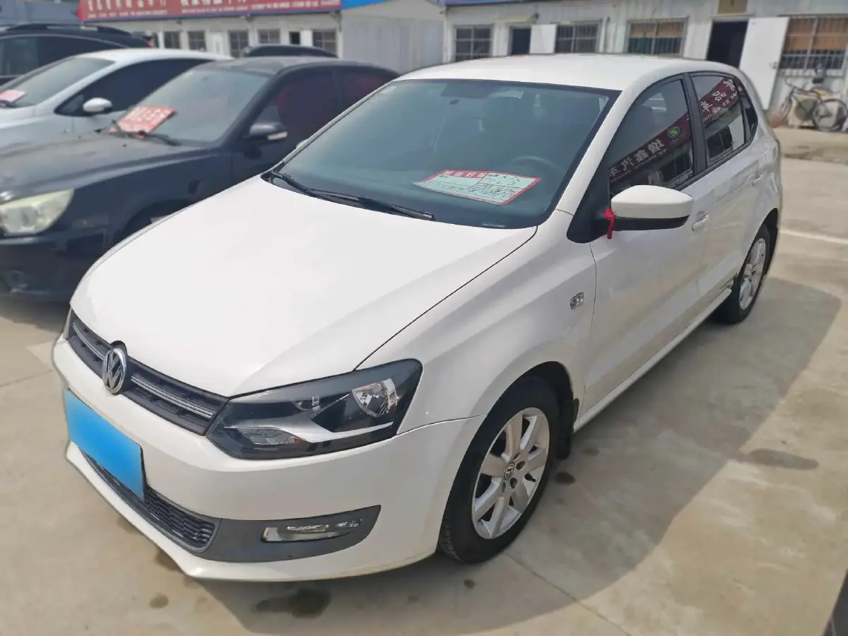 2013 Volkswagen Polo 1.4L 86HP L4 5MT