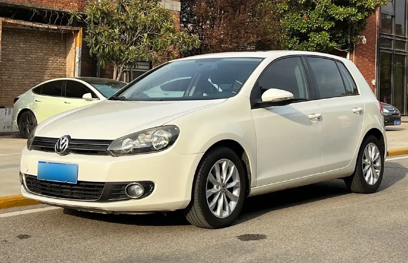 2012 Volkswagen Golf 1.6L 105HP L4 6AT