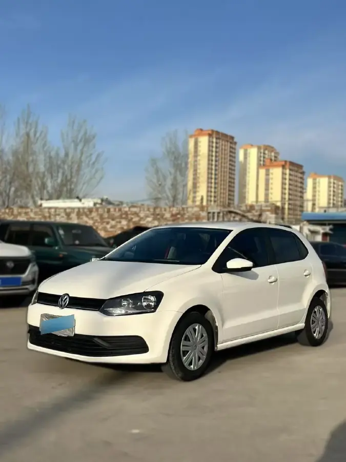 2016 Volkswagen Polo 1.4L 90HP L4 6AT