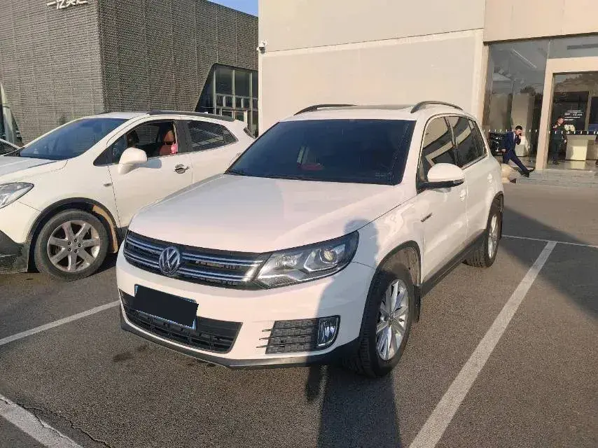 2016 Volkswagen Tiguan 1.8T 160HP L4 6AT