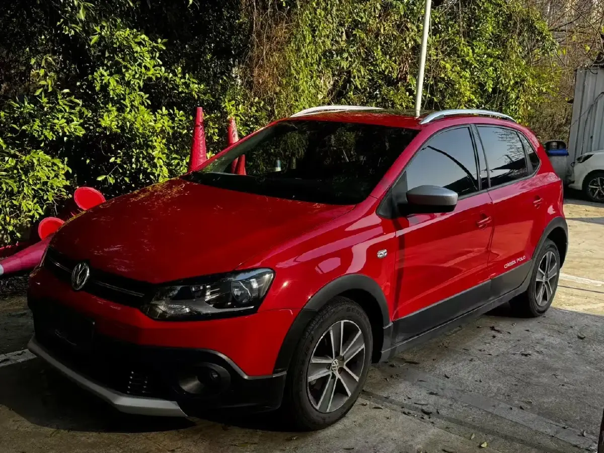 2012 Volkswagen Polo 1.6L 105HP L4 5MT