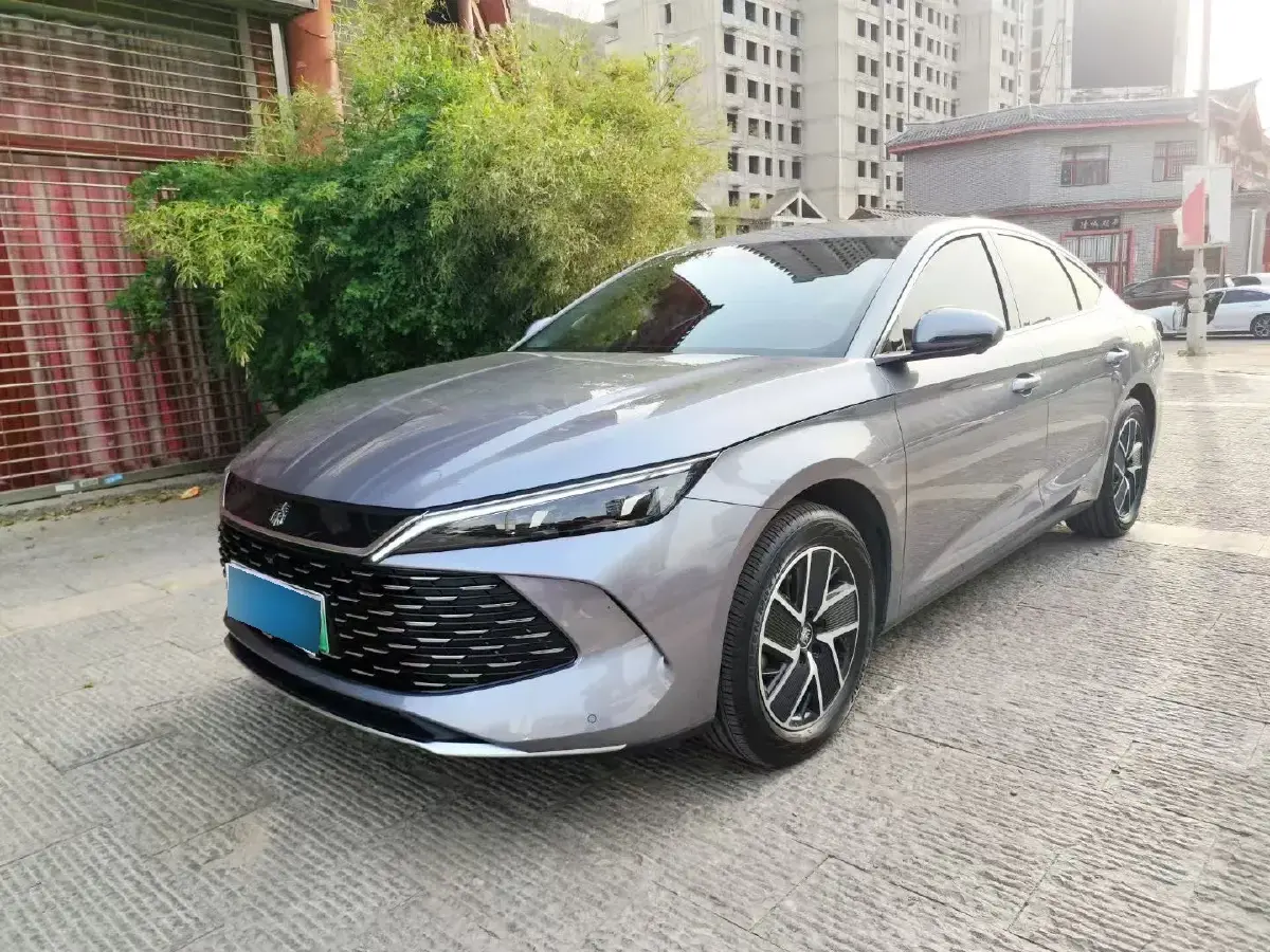 2024 BYD QinL 1.5L 101HP L4 E-CVT PHEV 15.87KWH 2024 BYD QinL 1.5L 101HP L4 E-CVT PHEV 15.87KWH