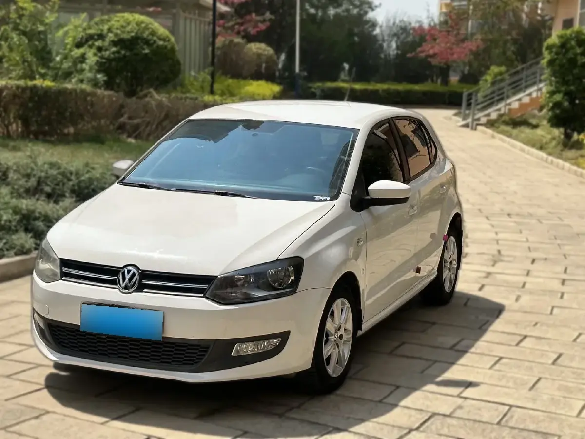2013 Volkswagen Polo 1.4L 86HP L4 5MT