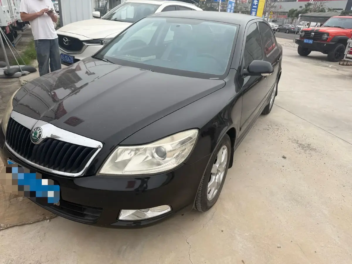 2012 Skoda Octavia 2.0L 120HP L4 6AT