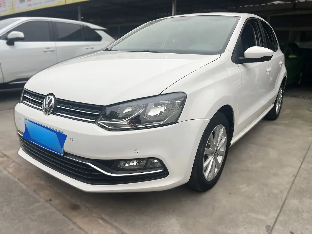 2014 Volkswagen Polo 1.4L 90HP L4 6AT